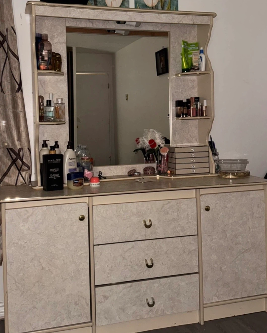 Vintage Vanity Dresser with Mirror - photo 2