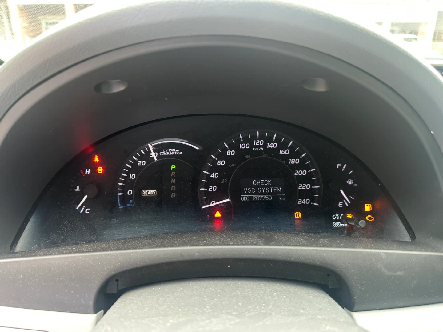 White Toyota Camry Hybrid - photo 5