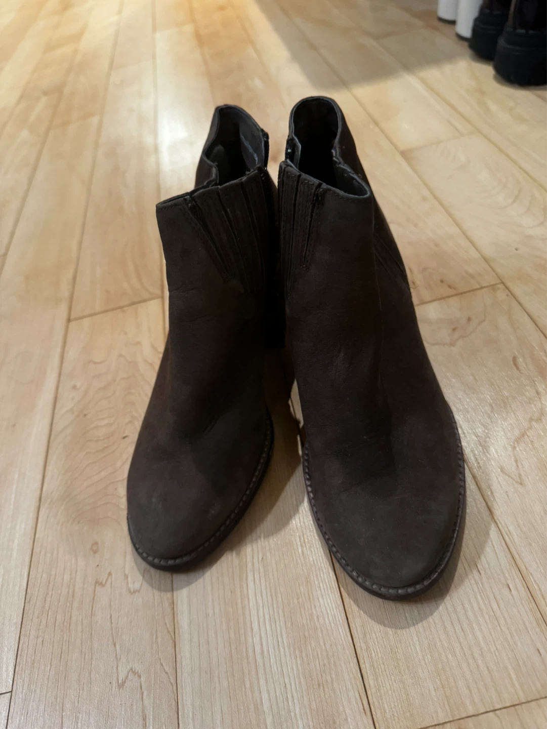 Blondo Waterproof Taupe Size 5.5 Suede Ankle Boots - photo 3