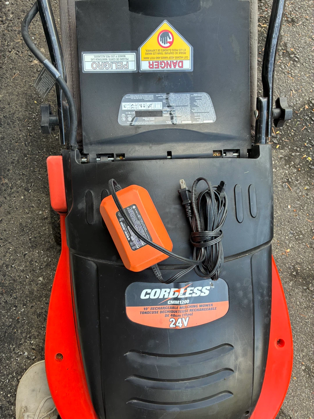 Black & Decker Cordless 24V Mower