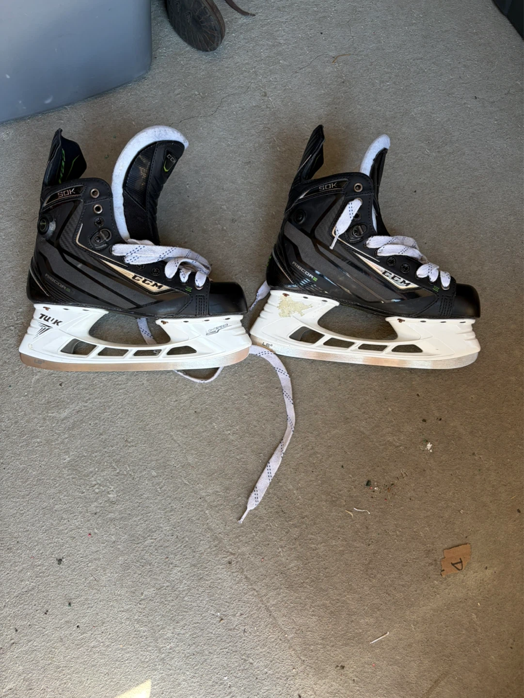 NEW CCM Men’s Hockey Skates