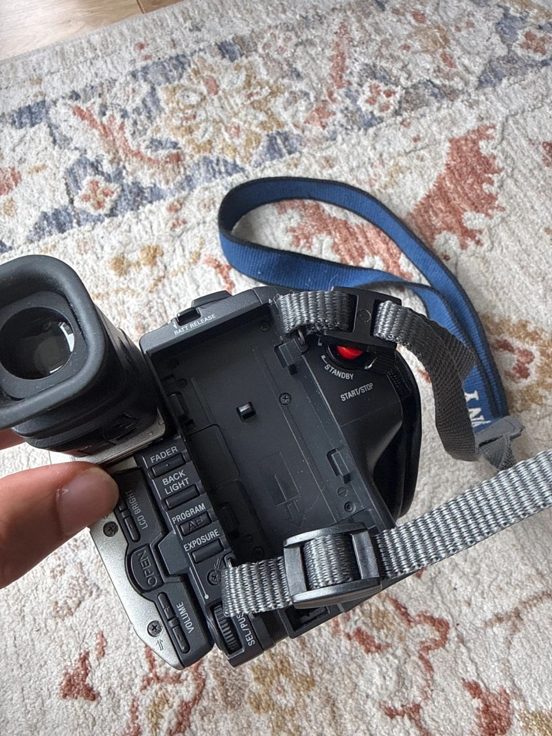 Sony Handycam PARTS Video 8 XR CCD-TRV37 Camcorder - photo 3