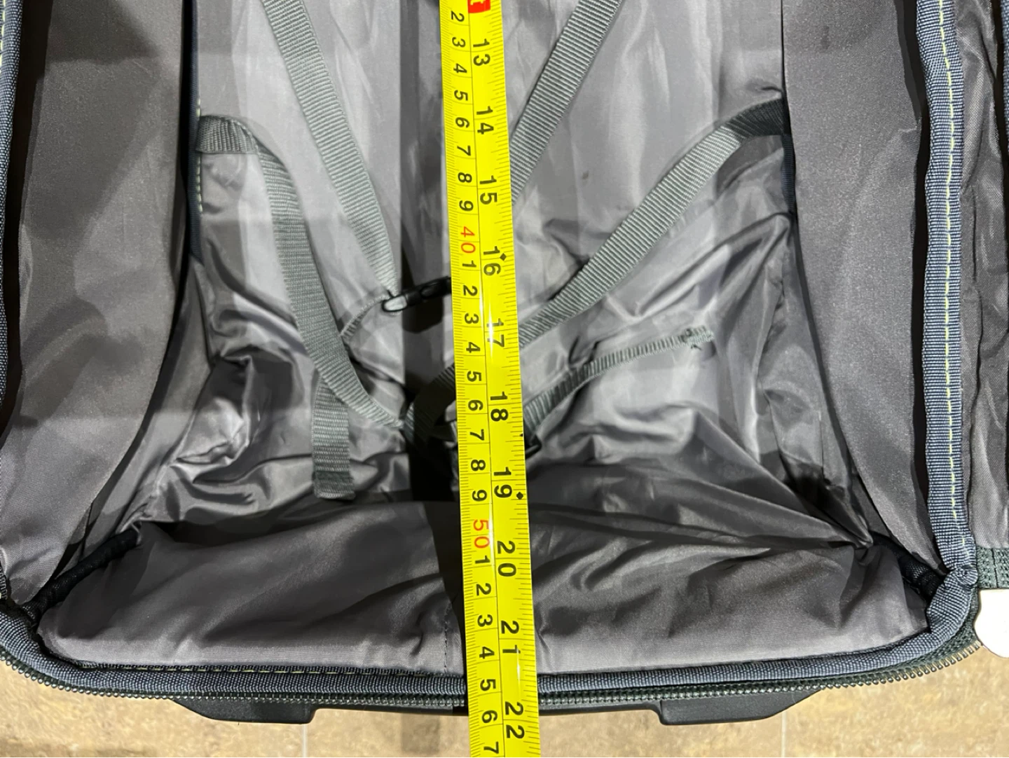 High Sierra Rolling Suitcase - photo 3