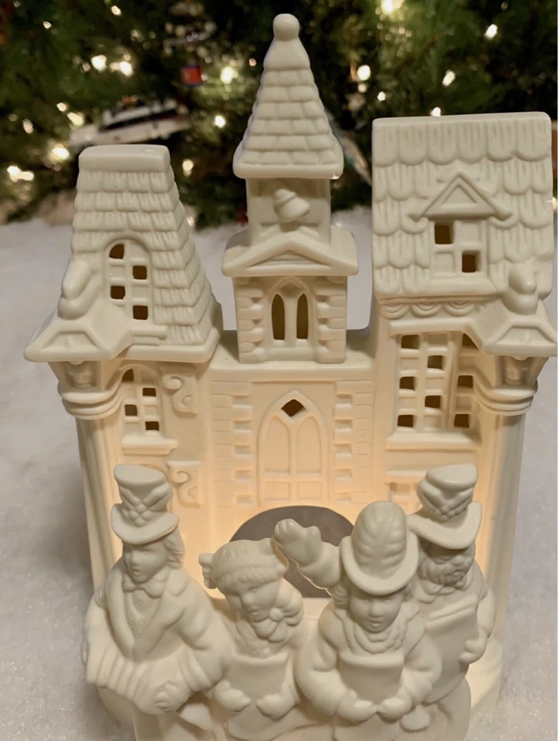 VILLAGE CAROLERS Tealight Christmas Candle Holder - photo 3