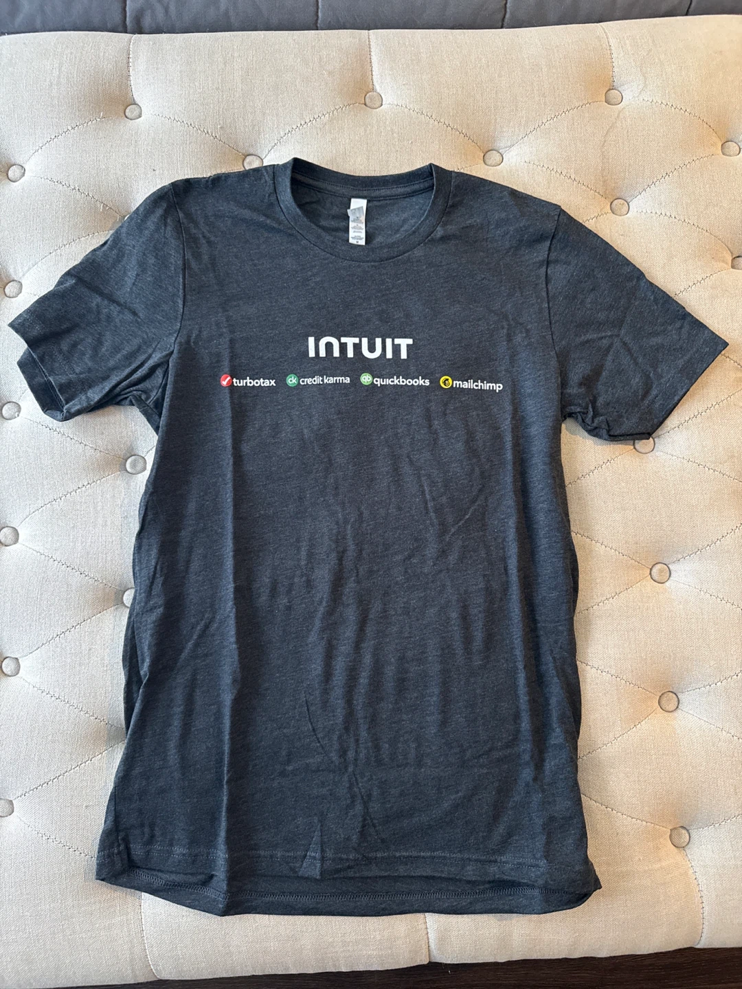 🆕 Soft Dark Gray Intuit T-Shirt - photo 2