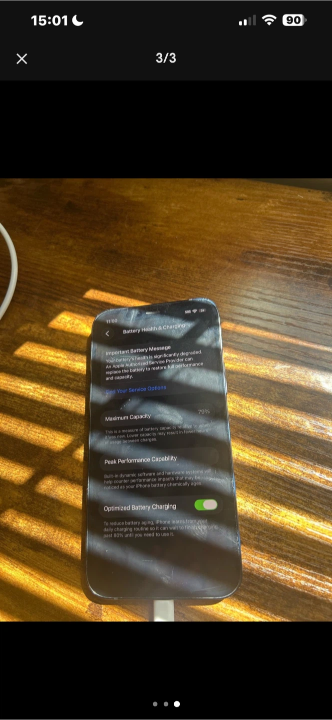 Iphone (Cracked back)