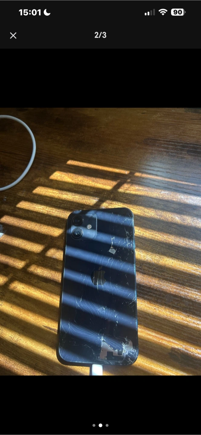 Iphone (Cracked back) - photo 2