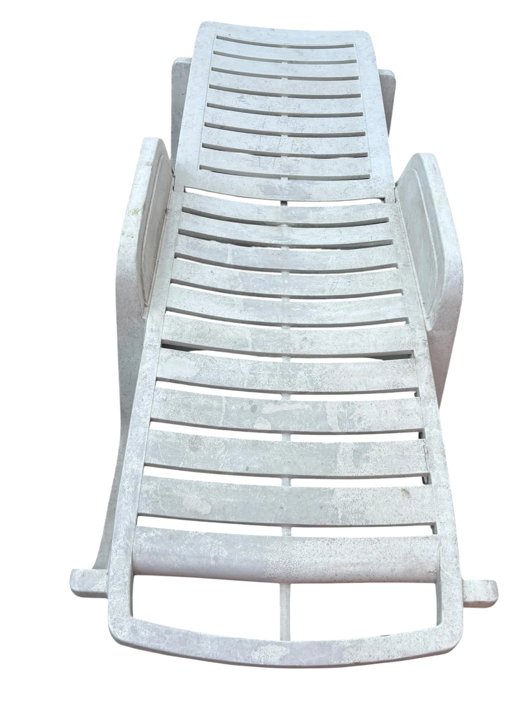 2 White Plastic Chaise Lounge Chairs - photo 3