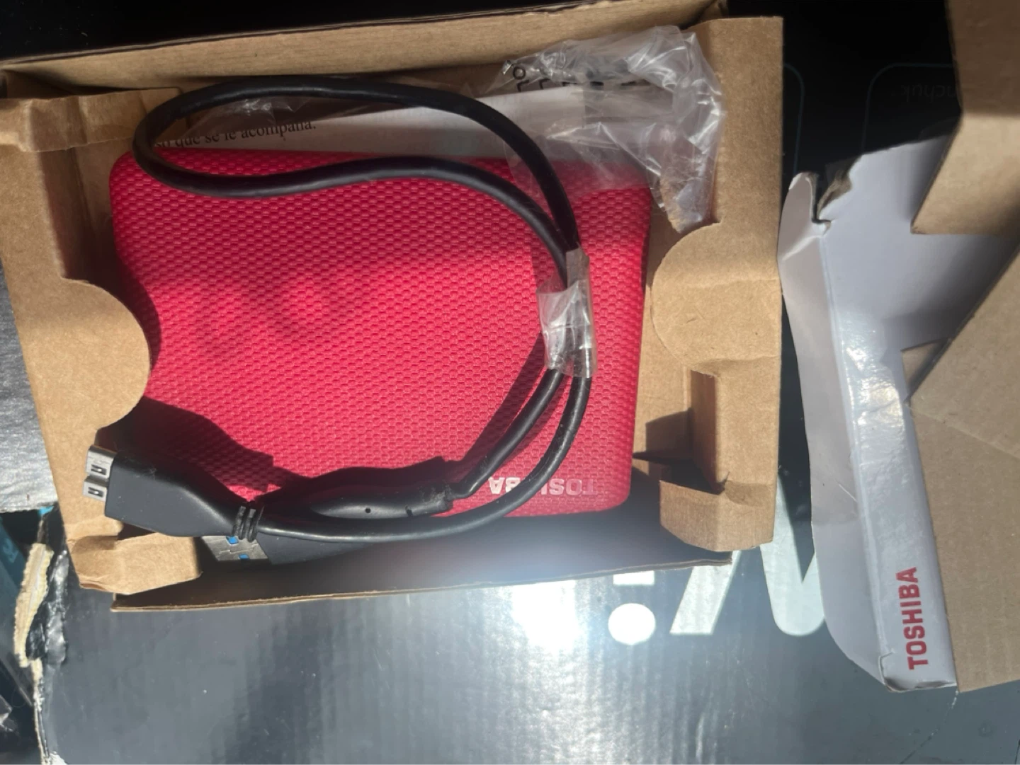 Toshiba Canvio Advance 2TB Portable External Hard Drive - Red - photo 3