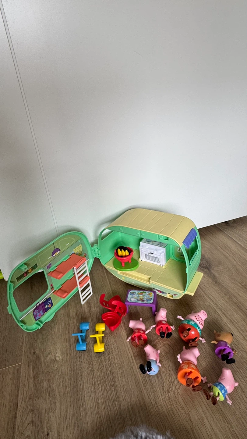Peppa Pig Campervan Playset with Figures