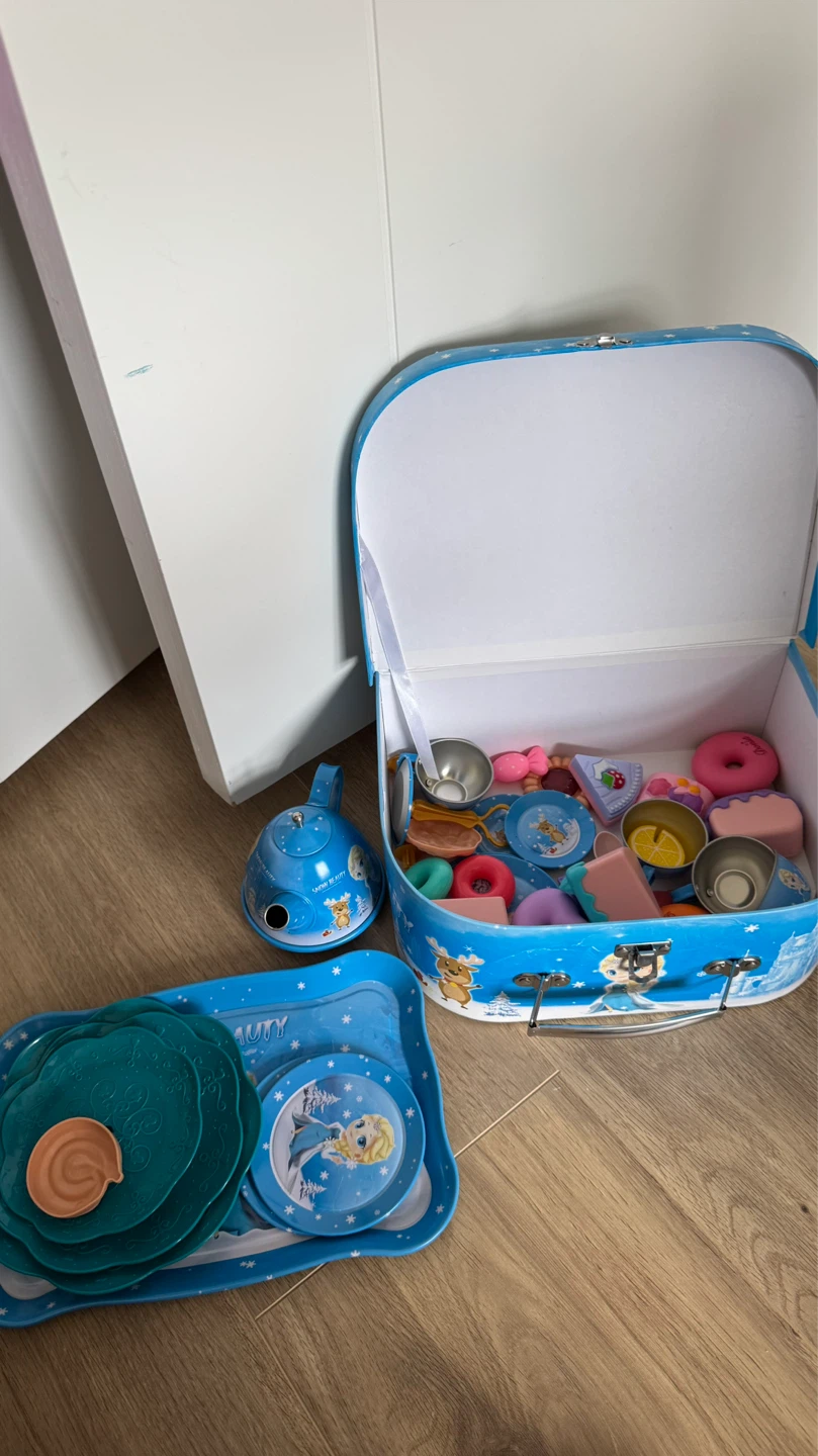 Disney Frozen Toy Tea Set with Suitcase