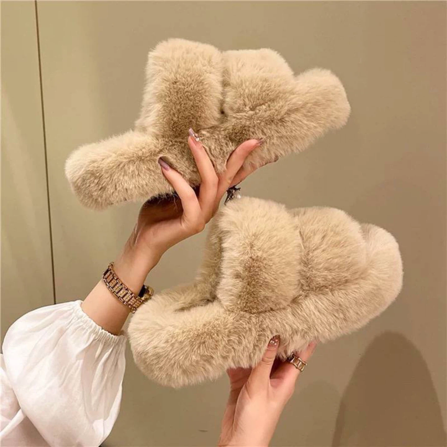 Fuzzy Slide Slippers - Beige size 39 new - photo 2