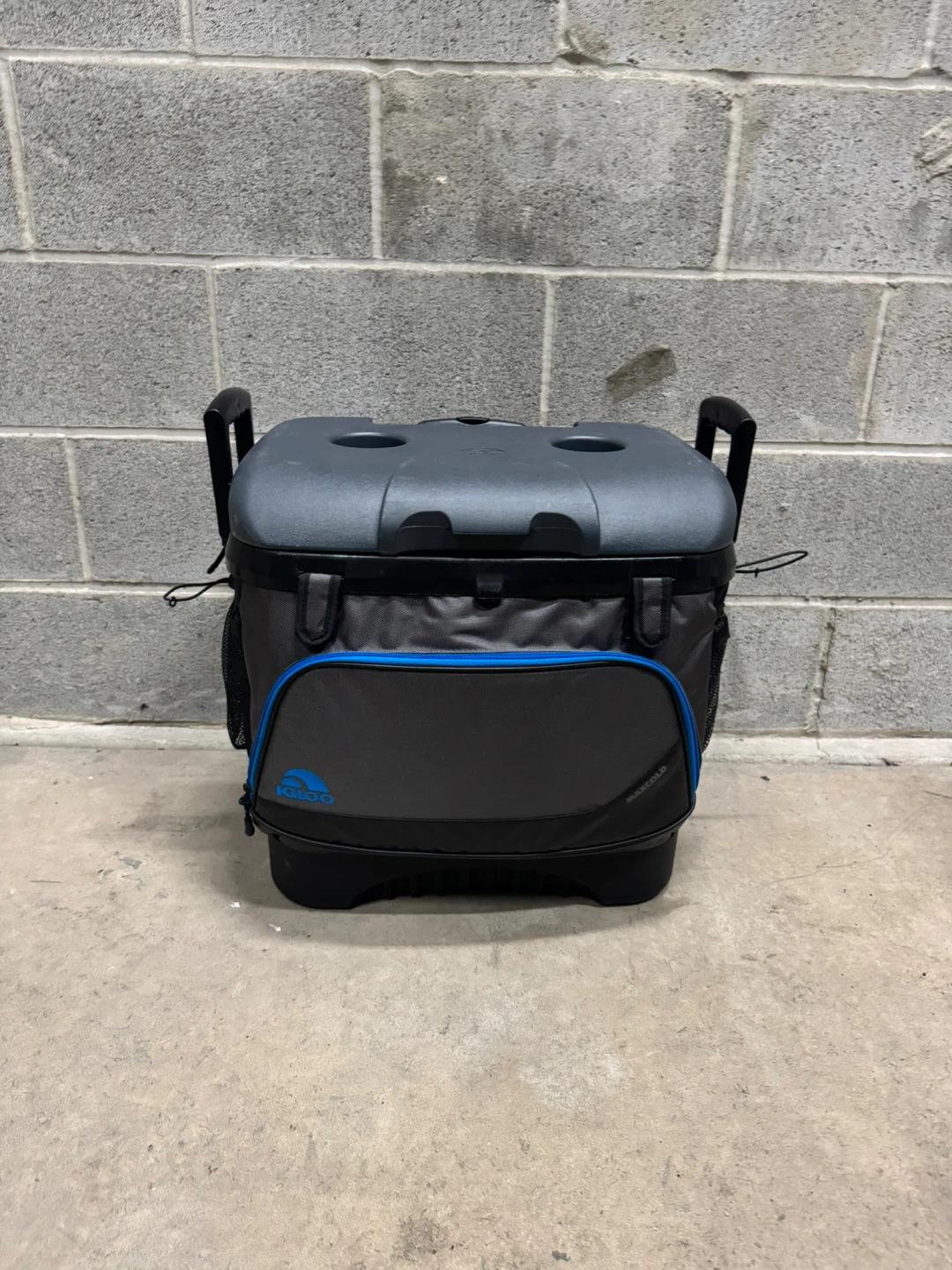 Igloo MaxCold 40 Quart Cool Fusion Wheeled Cooler - photo 2