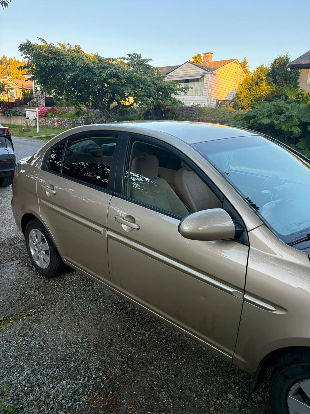 Hyundai Accent Sedan - photo 4