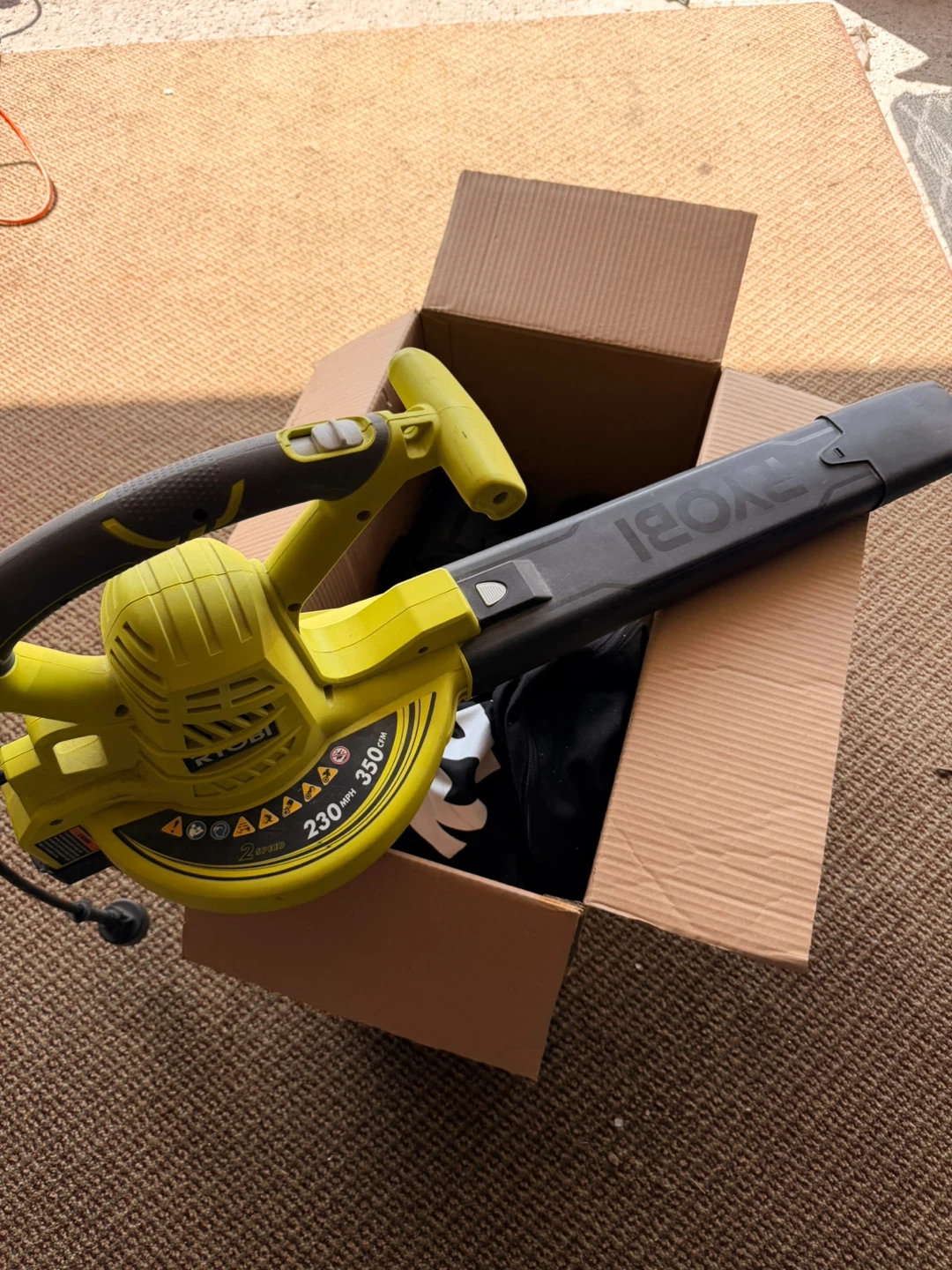 Ryobi Electric Leaf Blower - photo 3