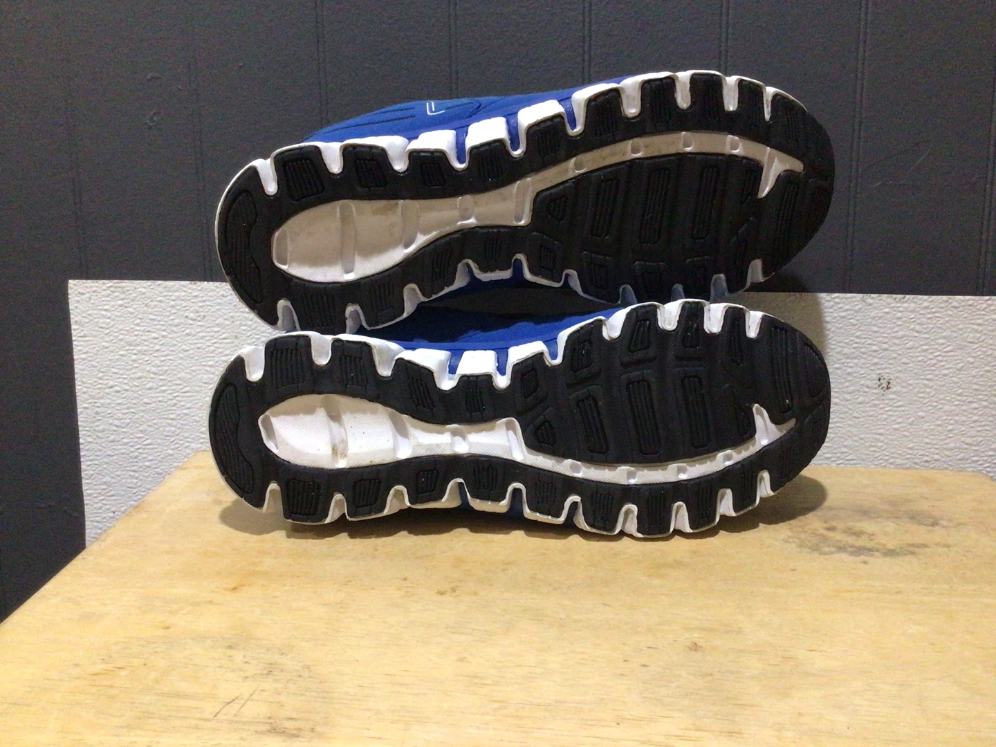 Gym shoes - photo 5