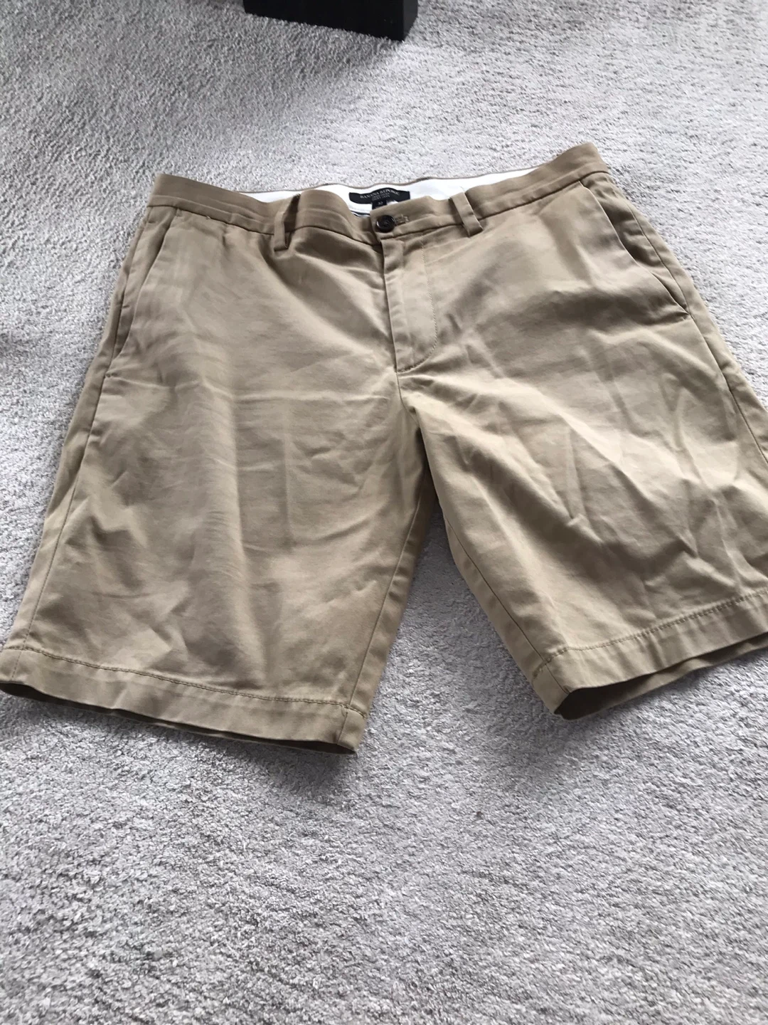 Banana Republic Shorts - Khaki Size 32
