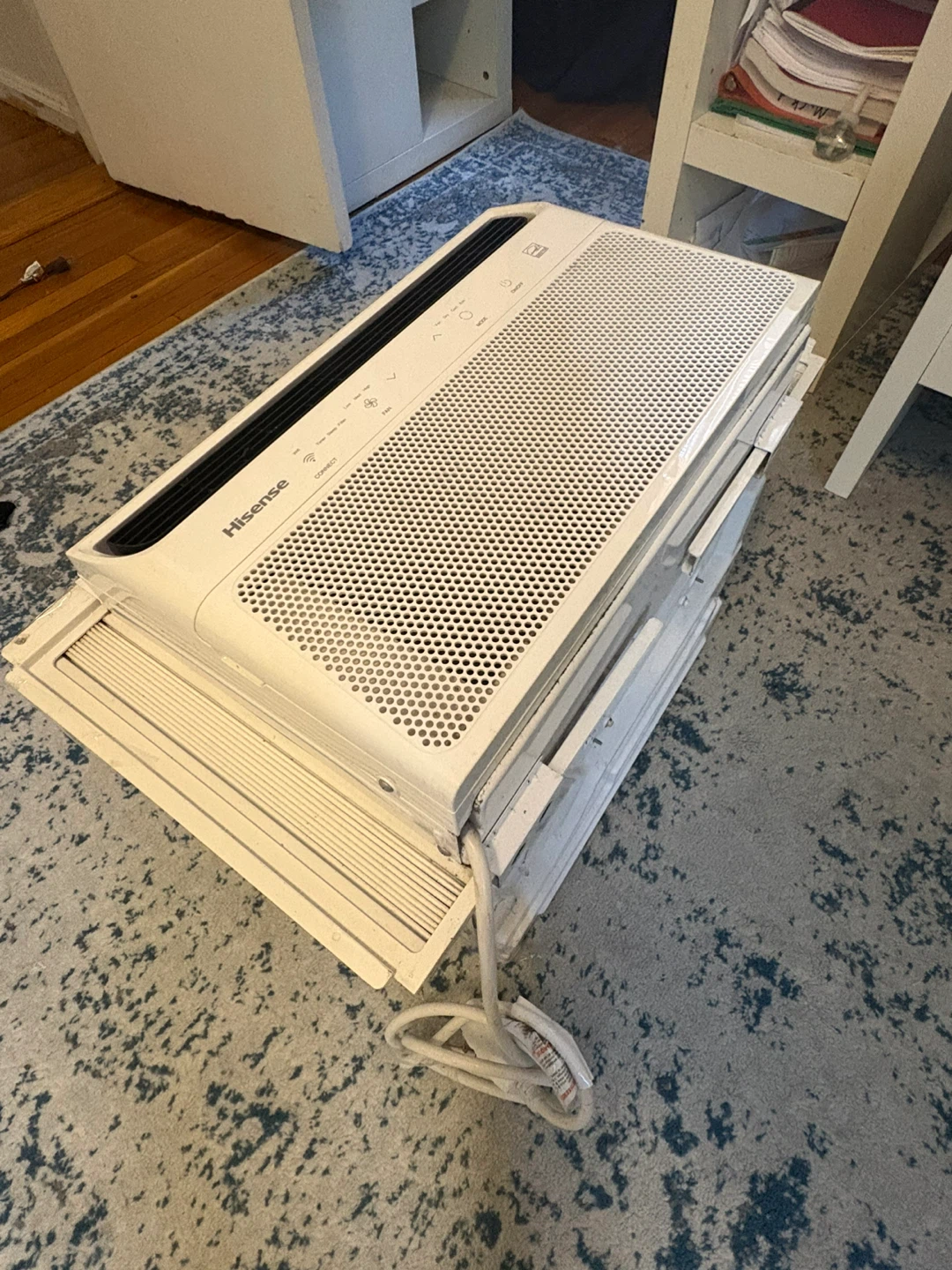 Hisense Window Air Conditioner - photo 2