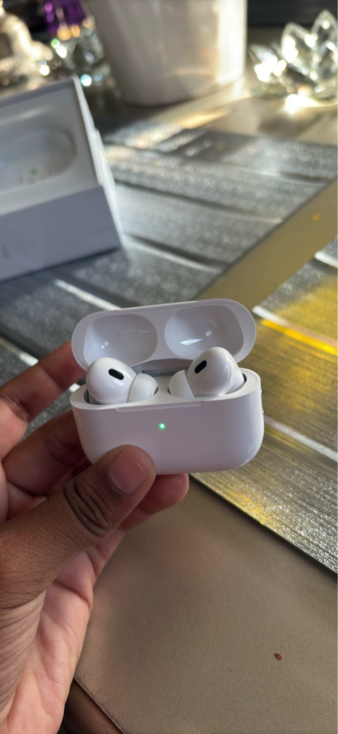 Apple AirPods Pro (2nd Generation) - photo 2