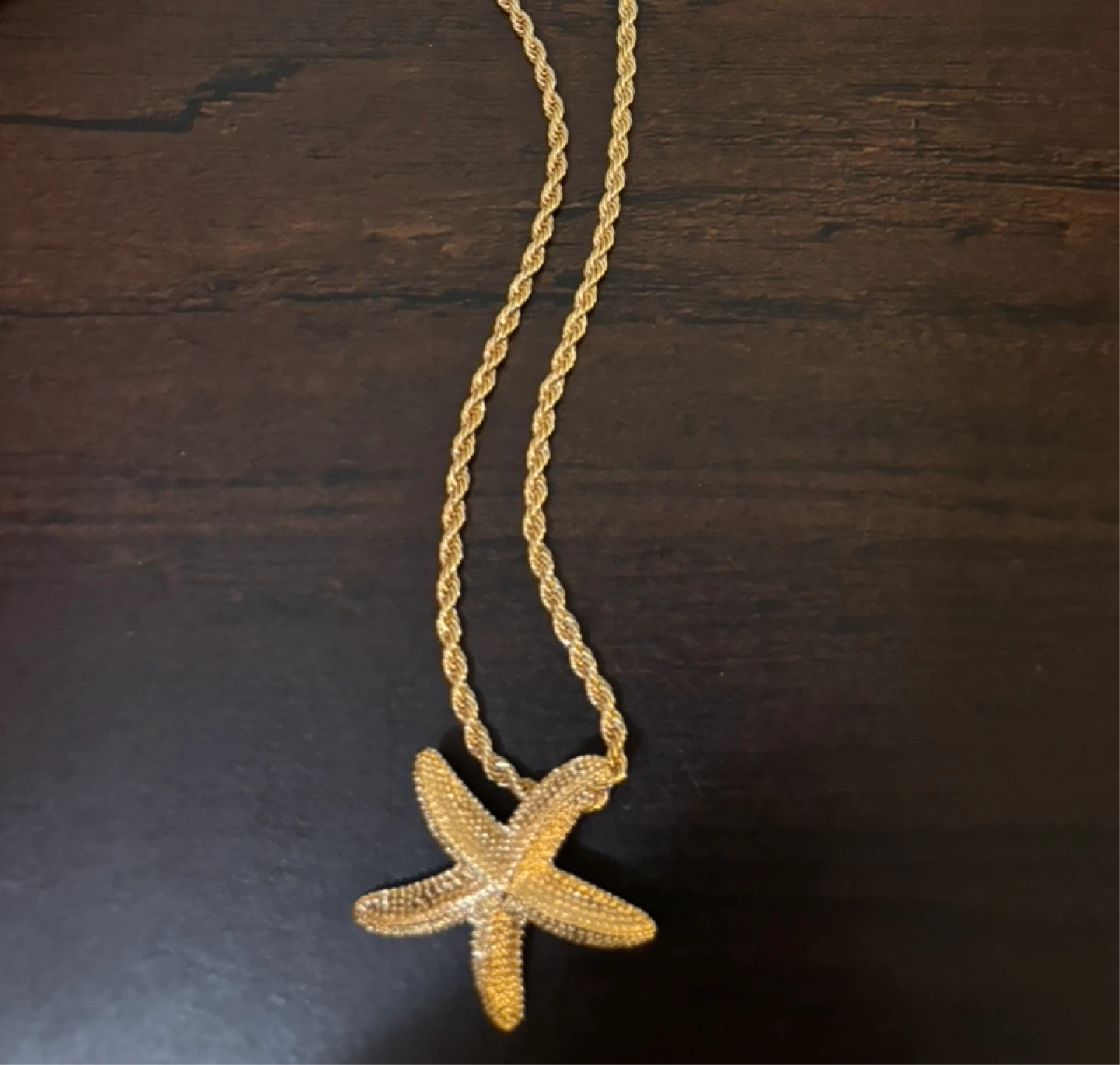 NEW-Gold Tone Starfish Pendant Necklace