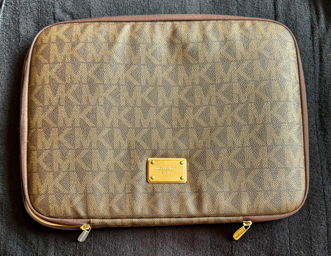 Michael Kors Laptop Case — Authentic/great condition! - photo 2