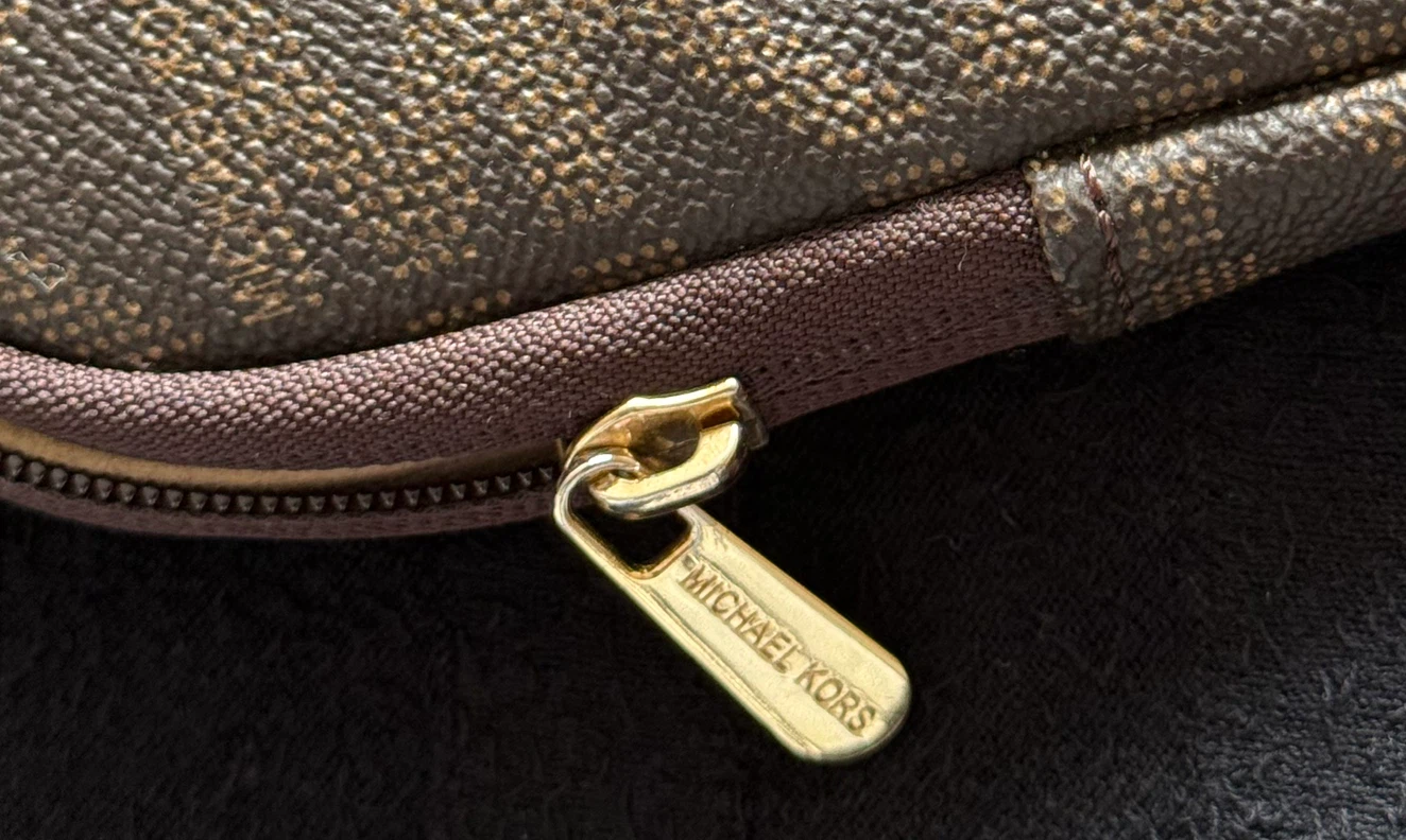 Michael Kors Laptop Case — Authentic/great condition! - photo 4