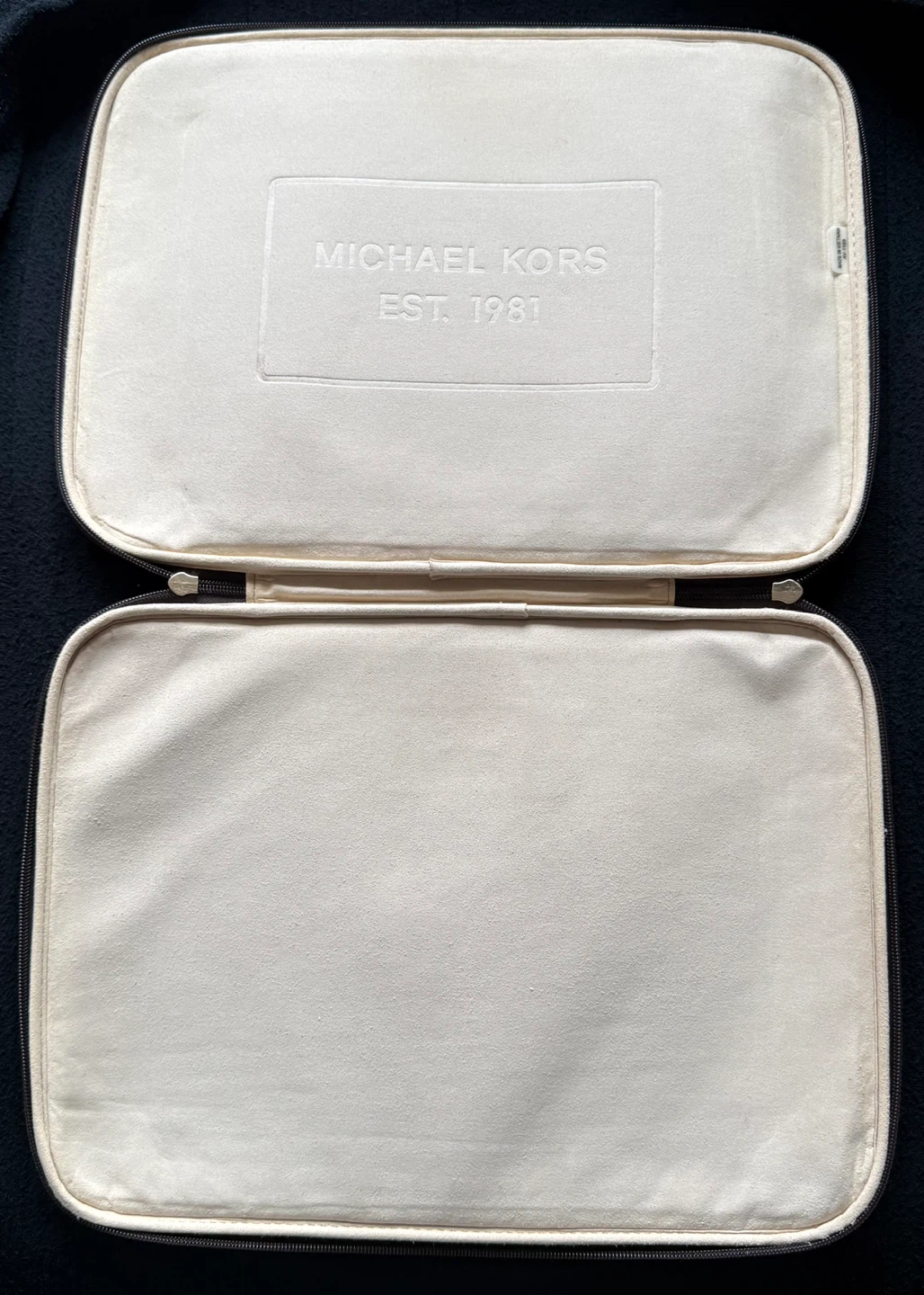 Michael Kors Laptop Case — Authentic/great condition! - photo 5