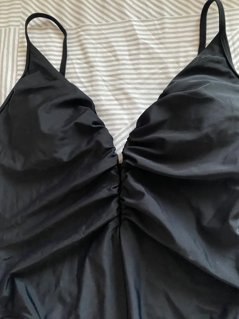 Black one-piece swimsuit - photo 2