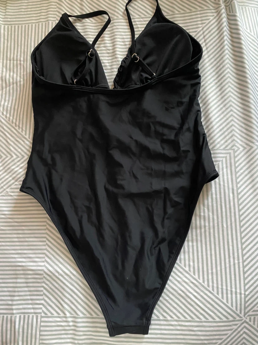 Black one-piece swimsuit - photo 3