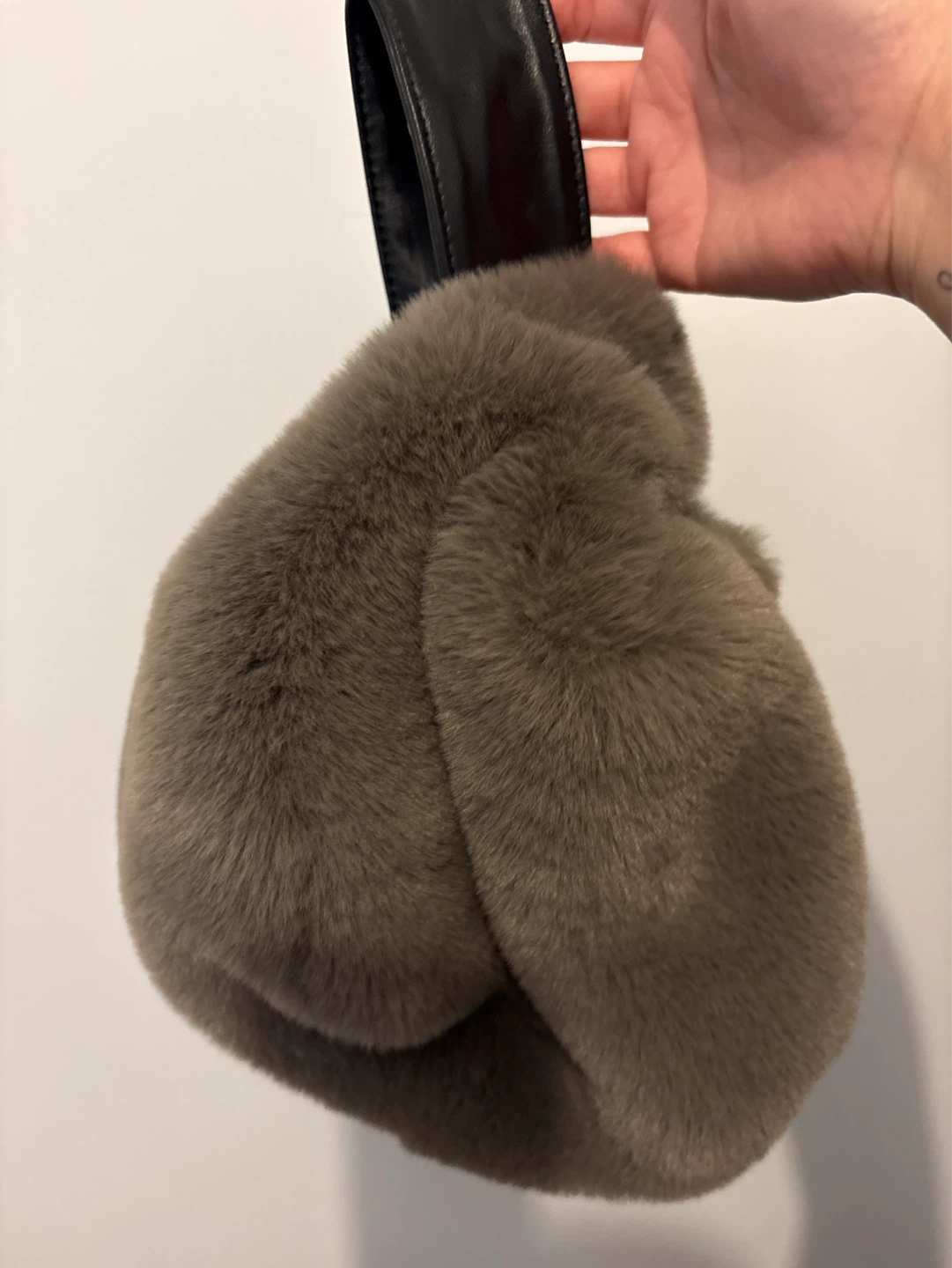 Pechinchar Faux Fur hand bag