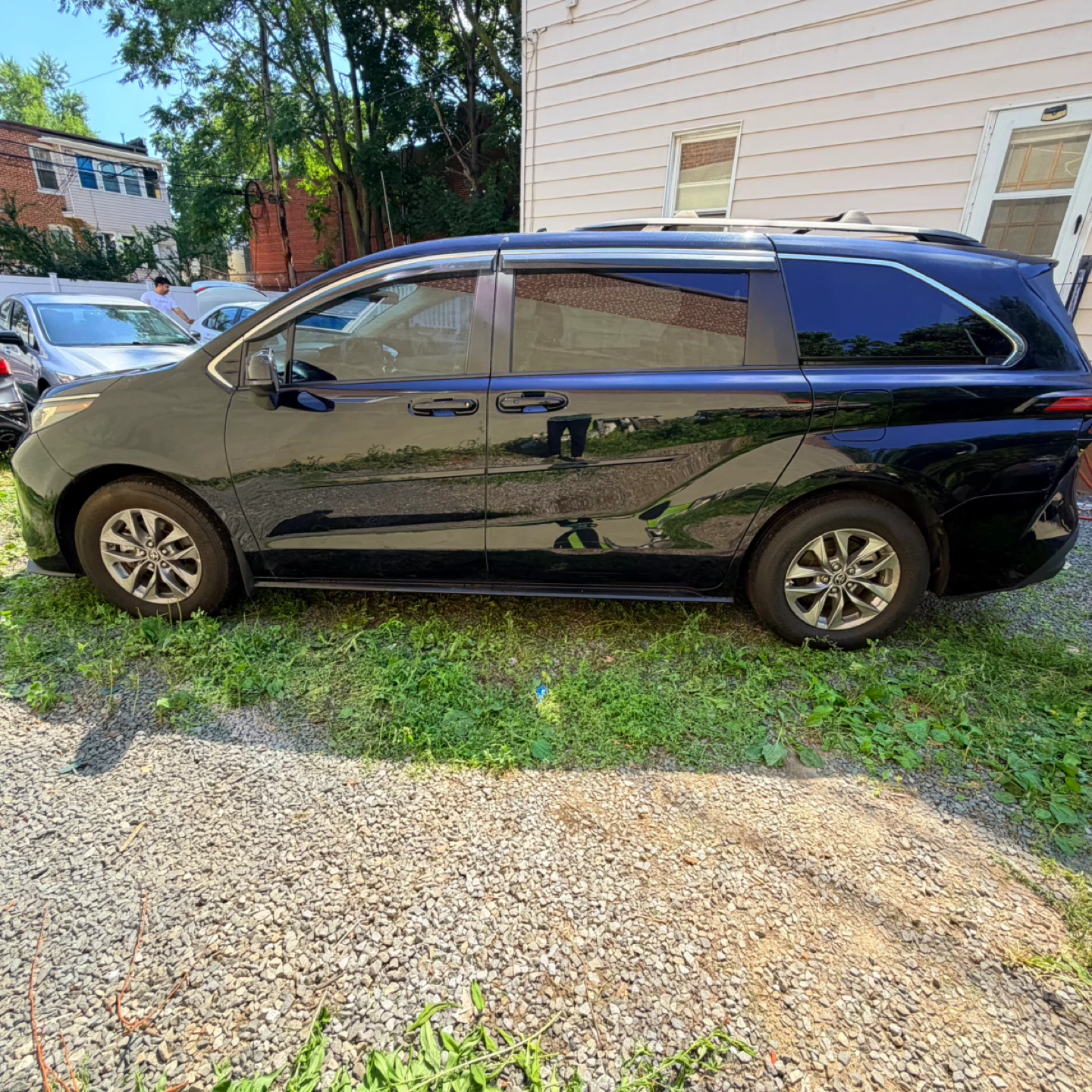 2022 Black Toyota Sienna Le Hybrid Minivan - photo 3