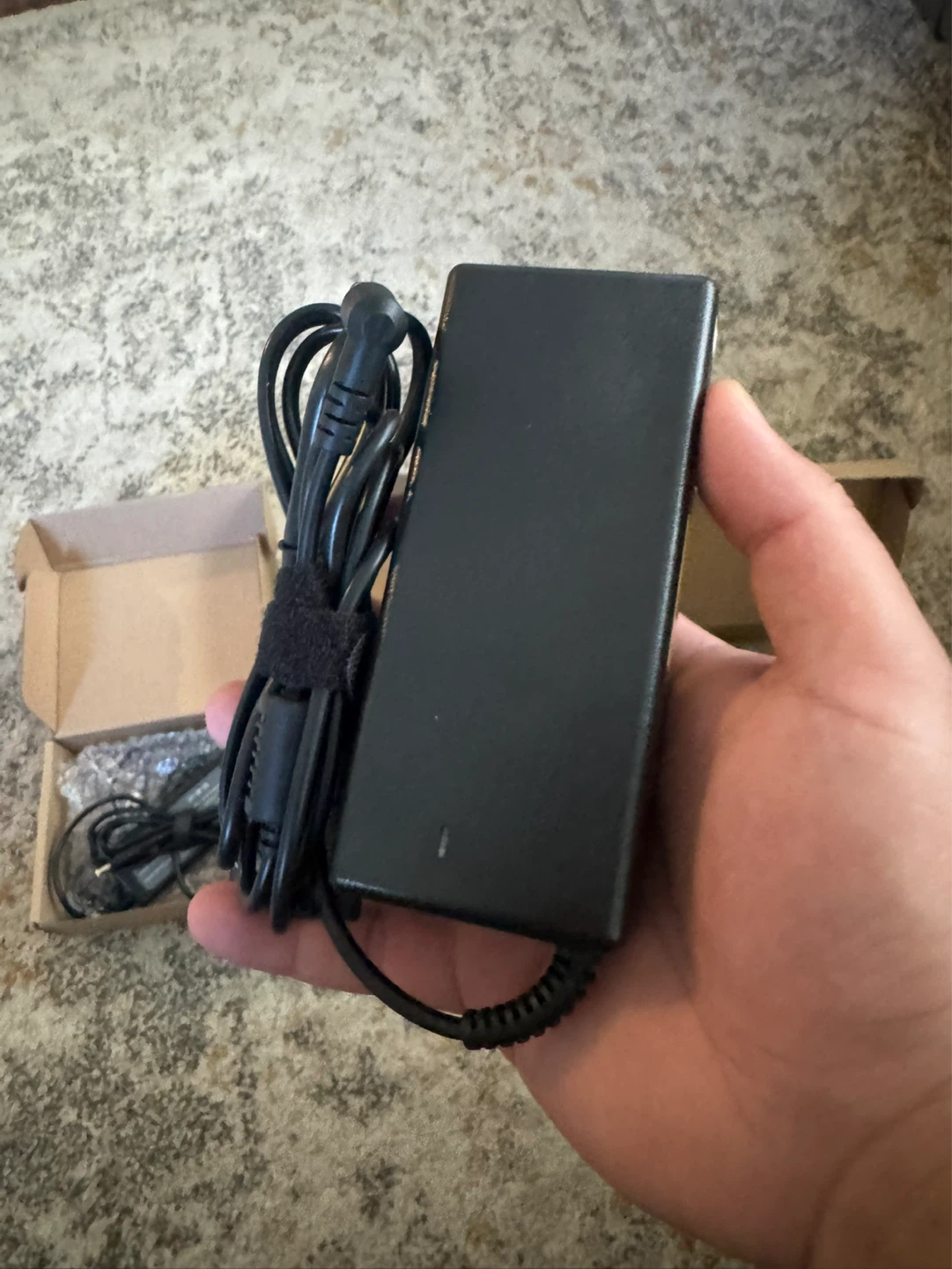 Laptop chargers - photo 2