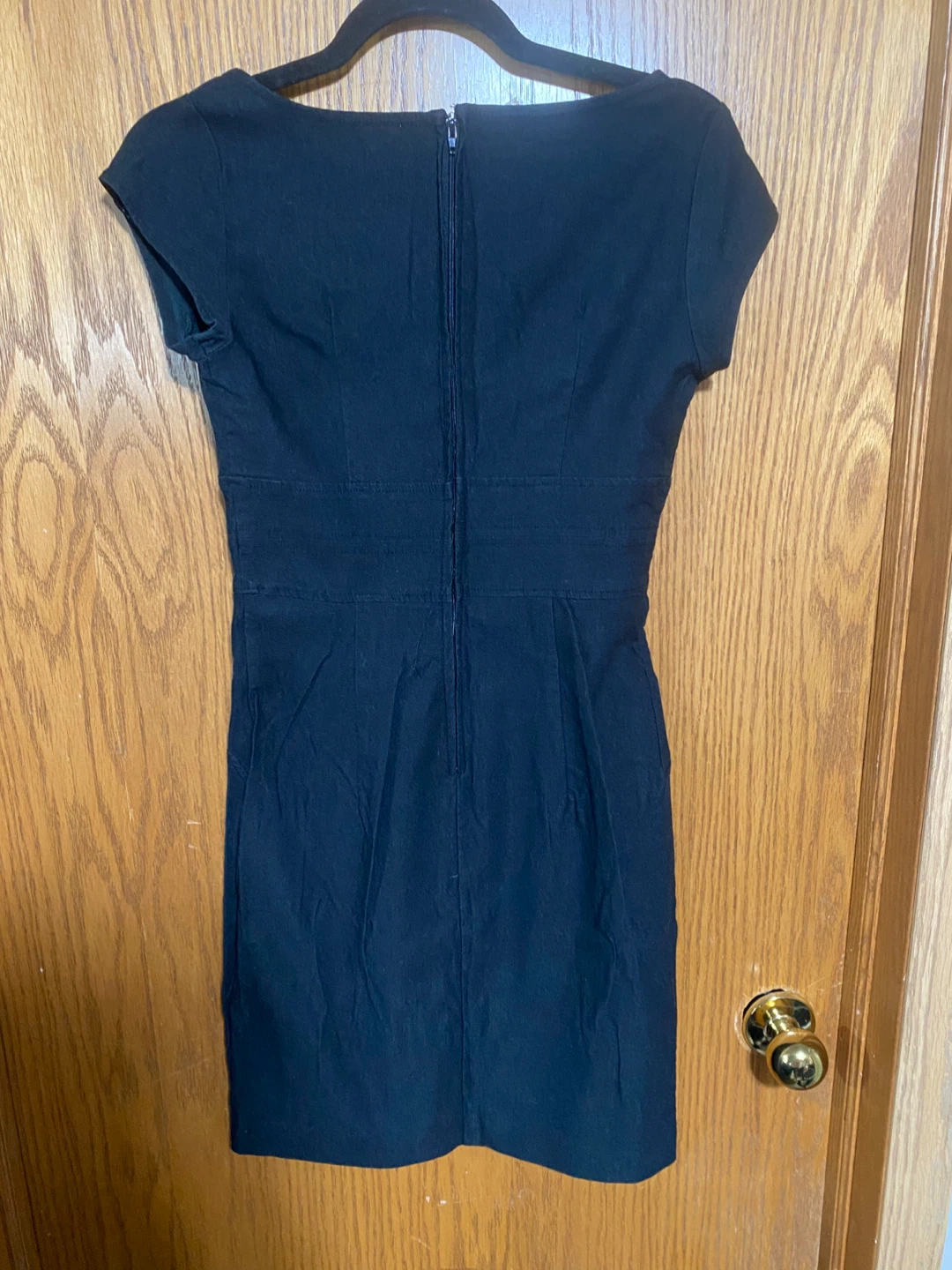 Classic Black Cap-Sleeve Sheath Dress with sweetheart neckline - photo 4