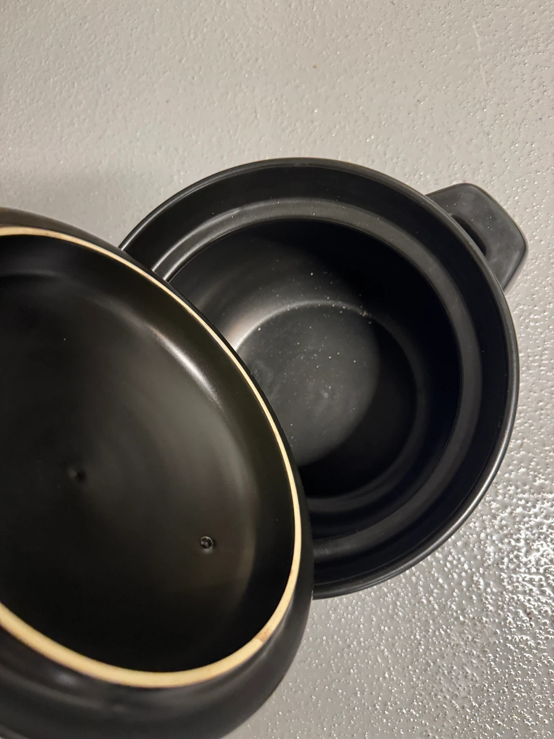 Large Black Ceramic Pot with Lid - photo 3