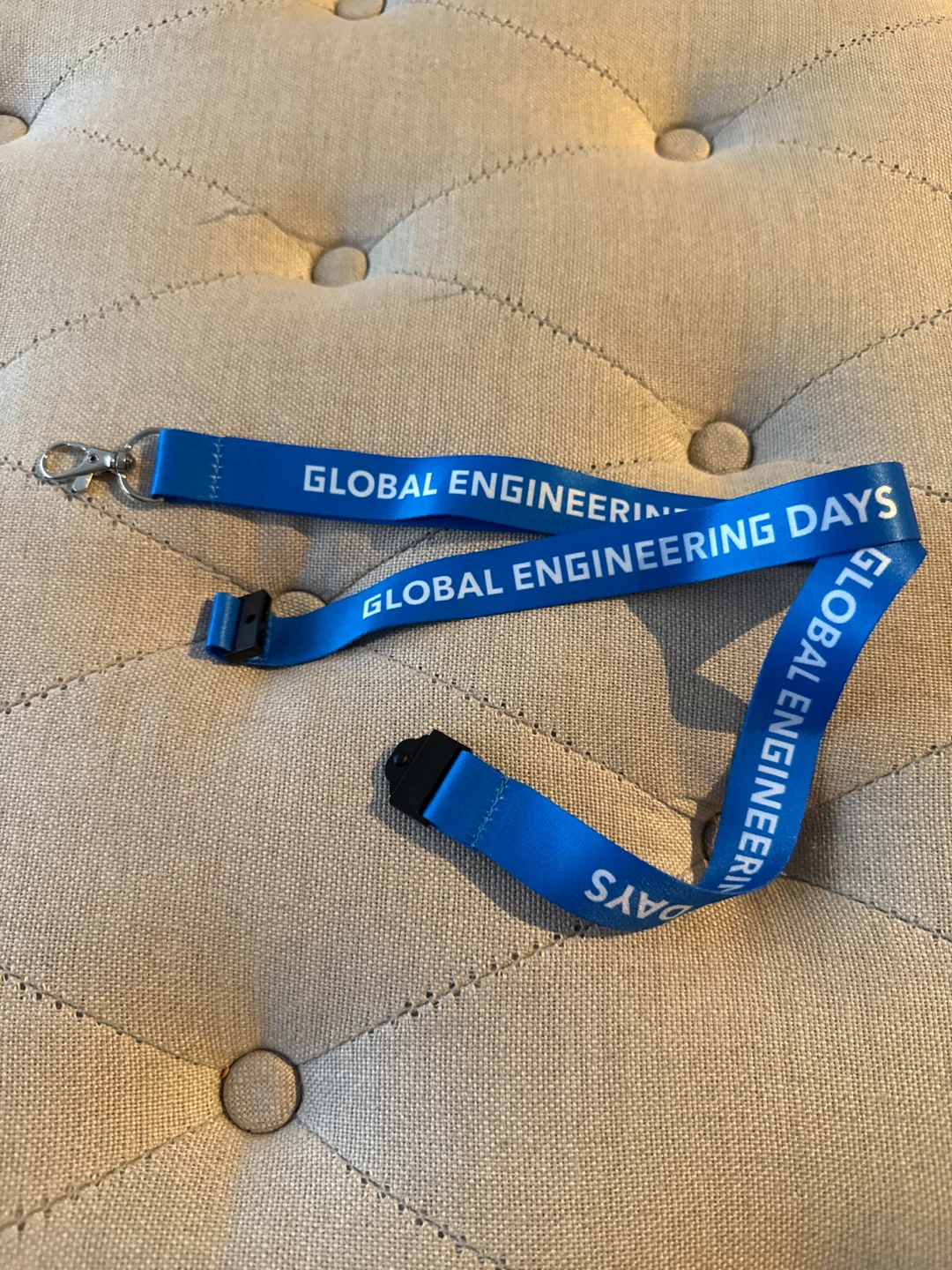 Lanyard with Retractable Badge Holder - photo 3