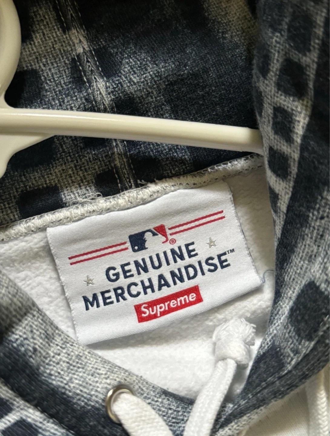 Supreme X MLB NY Yankees Airbrush Graffiti Hoodie - photo 3