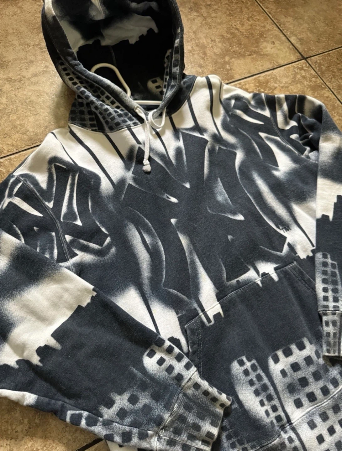 Supreme X MLB NY Yankees Airbrush Graffiti Hoodie - photo 5