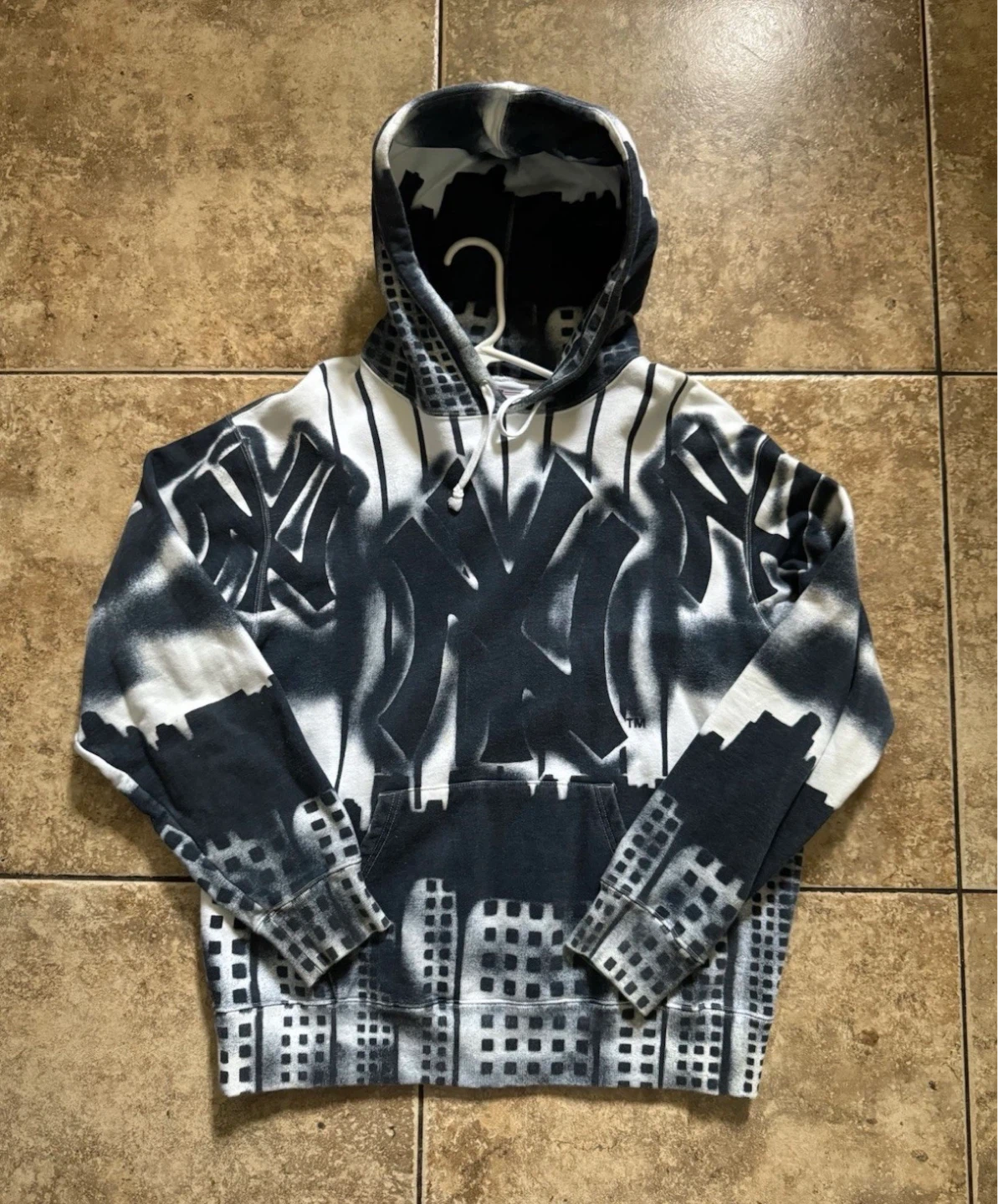 Supreme X MLB NY Yankees Airbrush Graffiti Hoodie