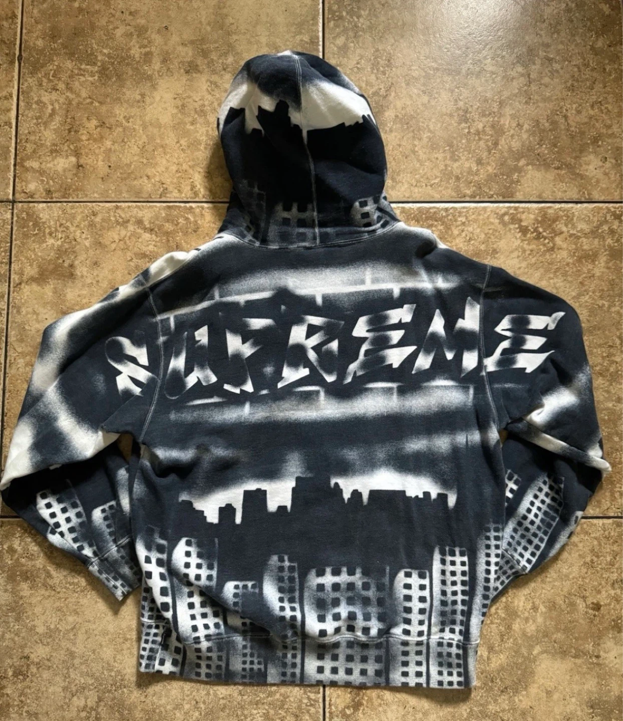 Supreme X MLB NY Yankees Airbrush Graffiti Hoodie - photo 2