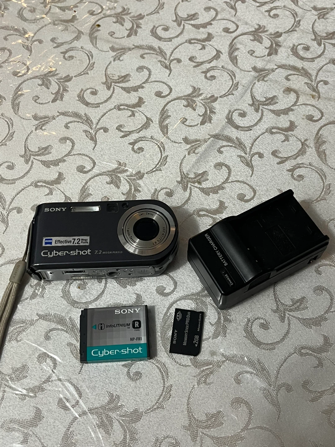 Sony Cybershot DSC-P200
