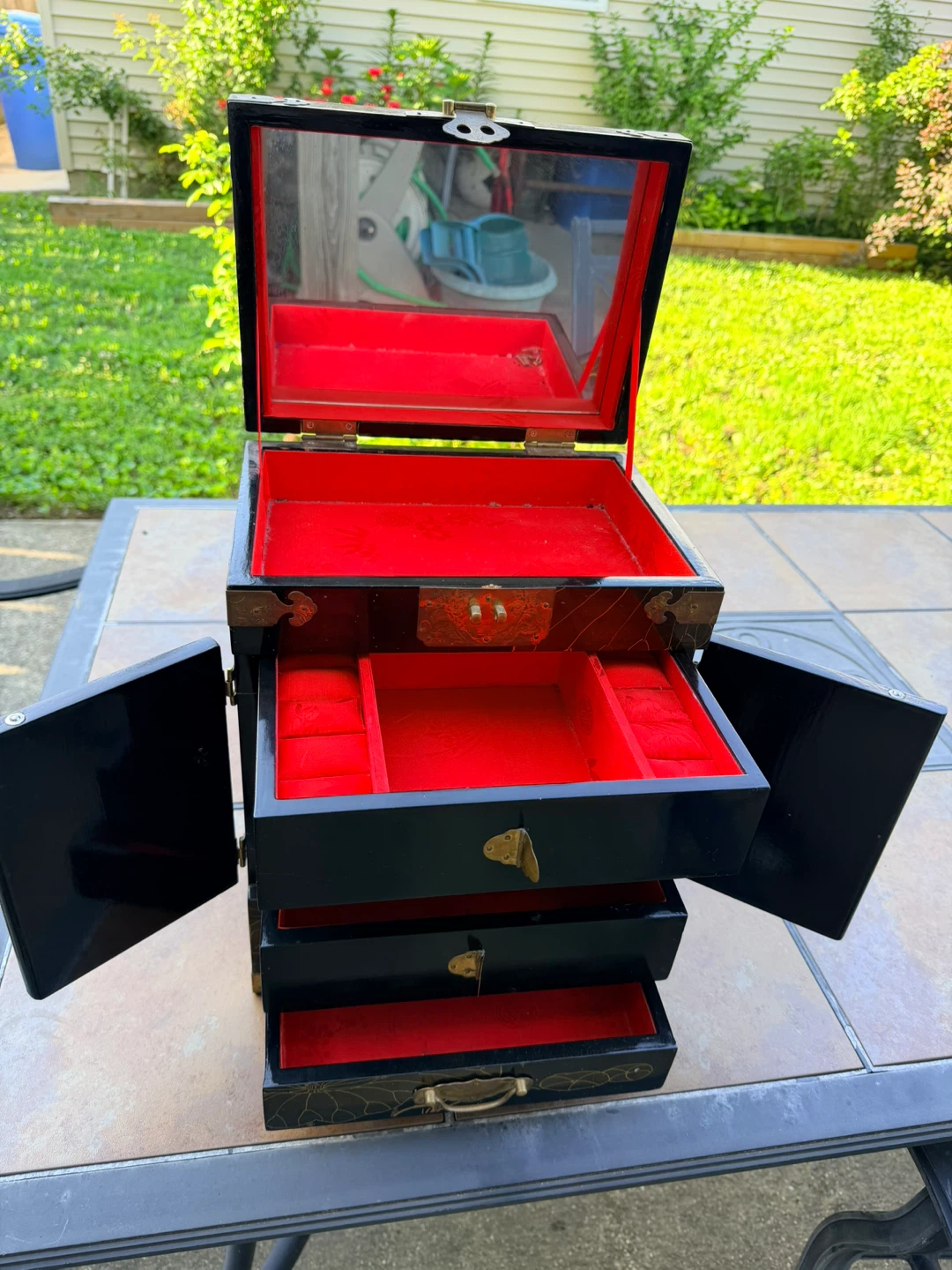 Vintage Black Lacquer Jewelry Box with Crane and Lotus Design - photo 2