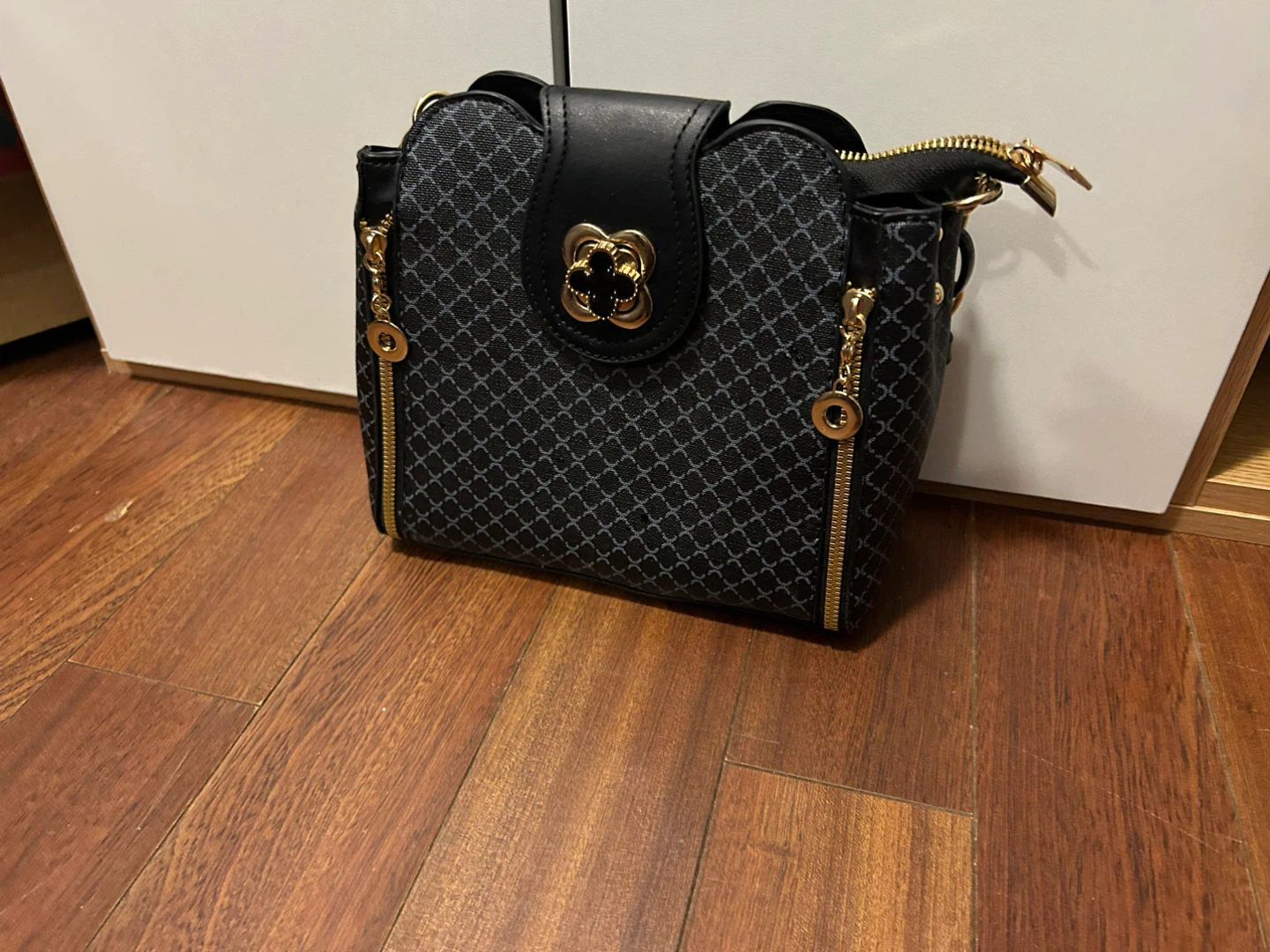Chic Black & Grey Geometric Crossbody Handbag - New