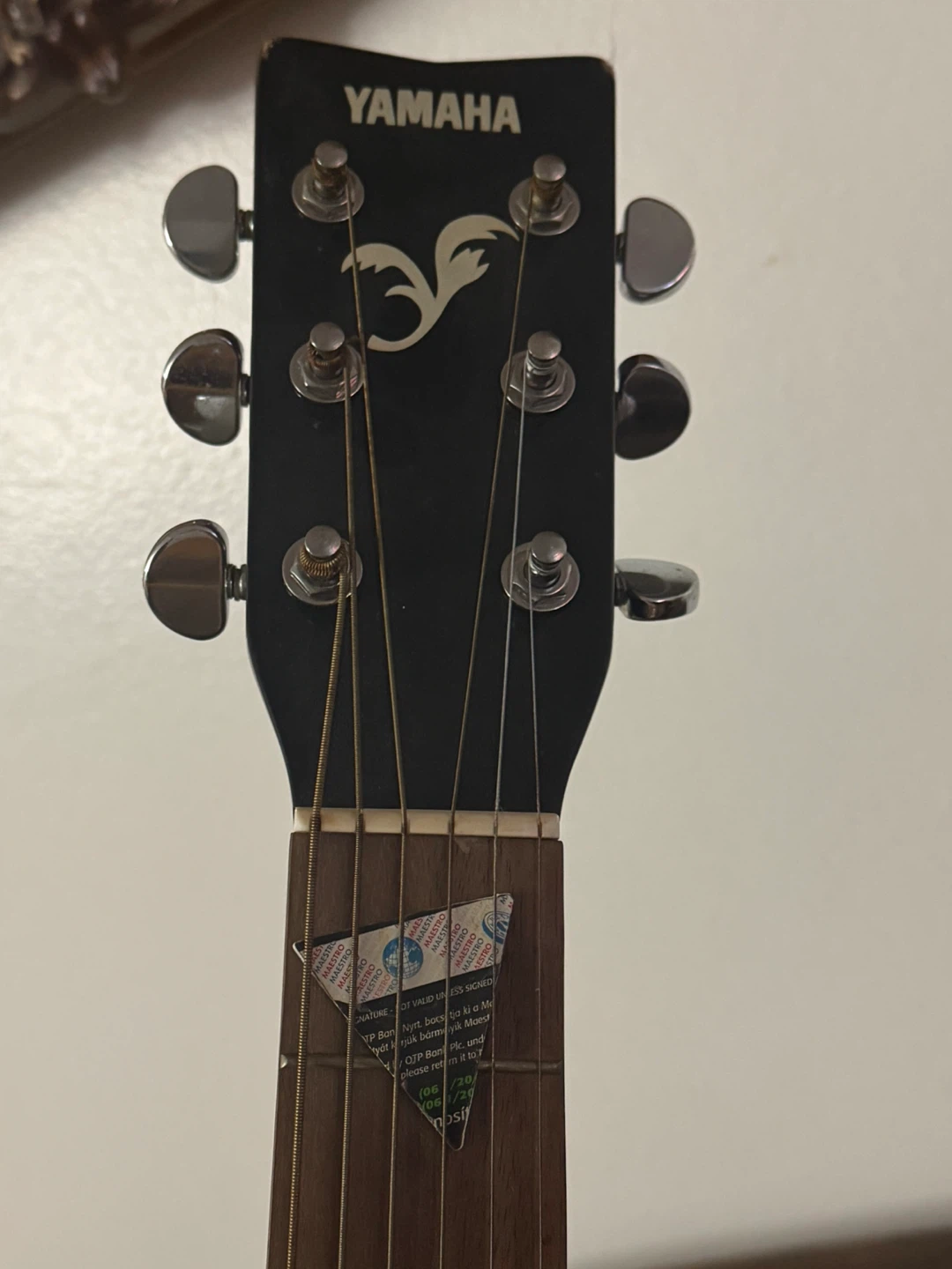 Yamaha F370 BL Acoustic Guitar - photo 4