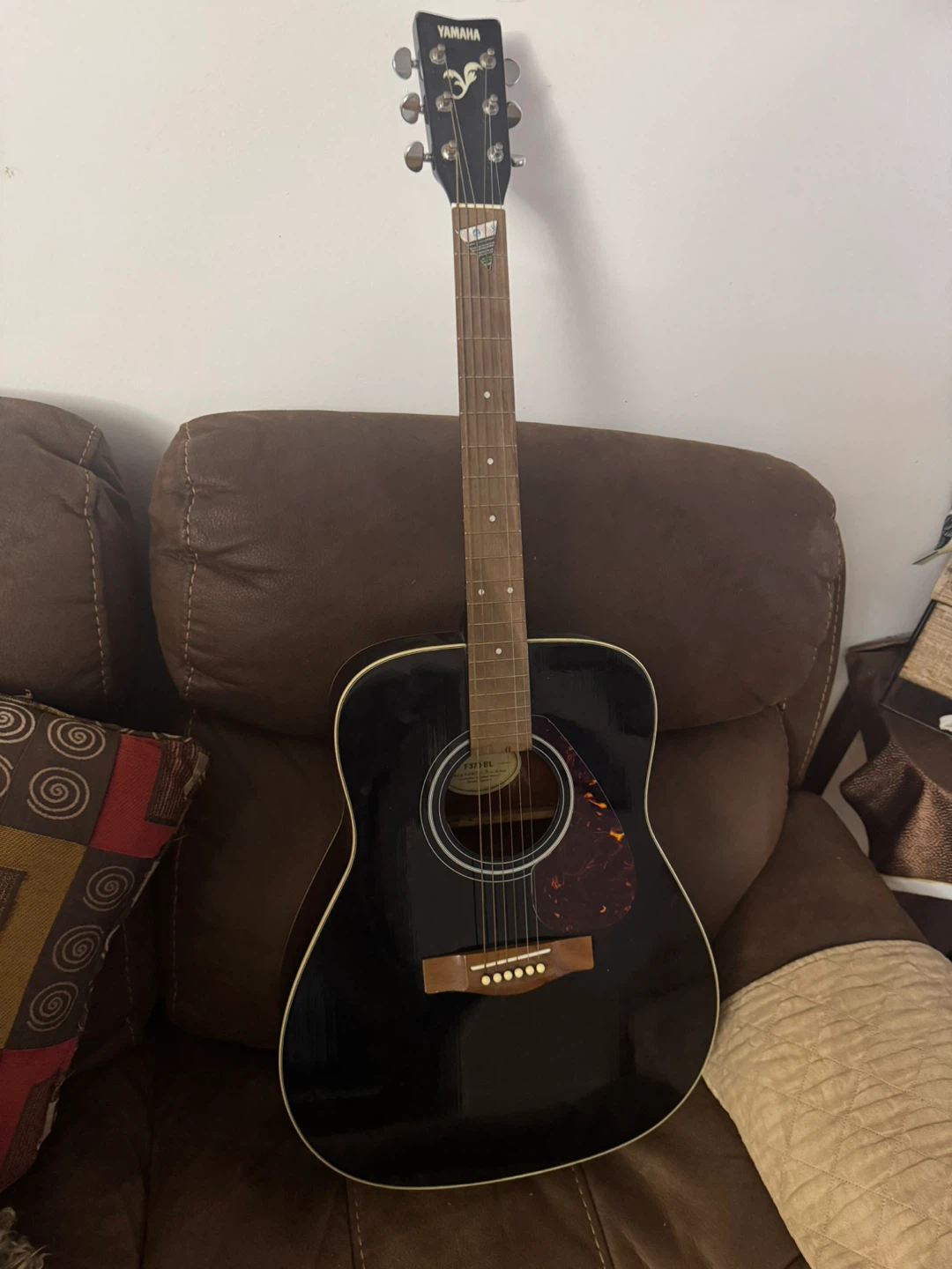 Yamaha F370 BL Acoustic Guitar