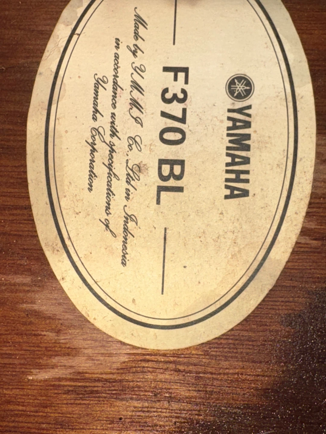 Yamaha F370 BL Acoustic Guitar - photo 3