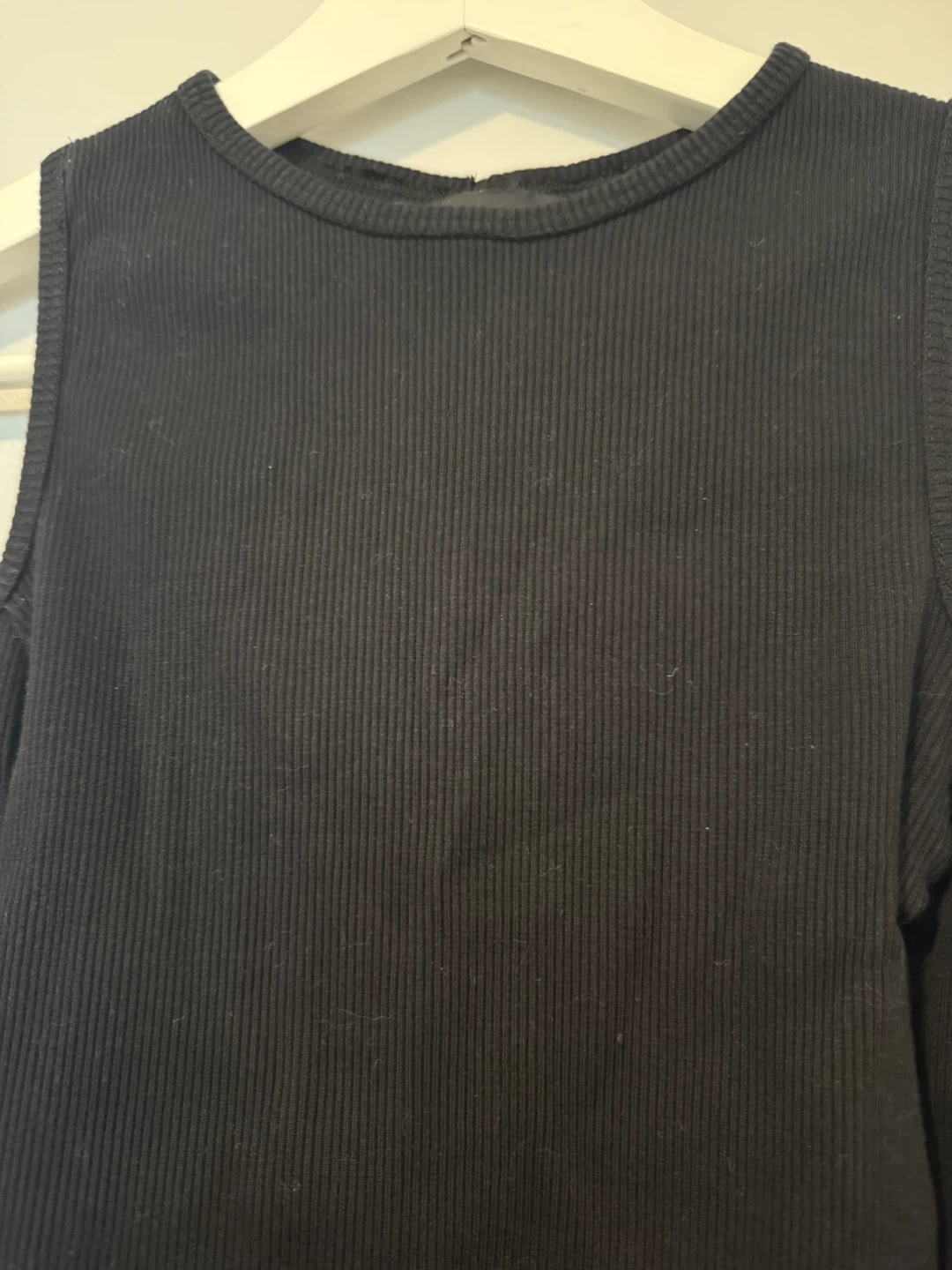Baein Black Cold Shoulder Cut-Out Long Sleeve Top Size S - photo 2