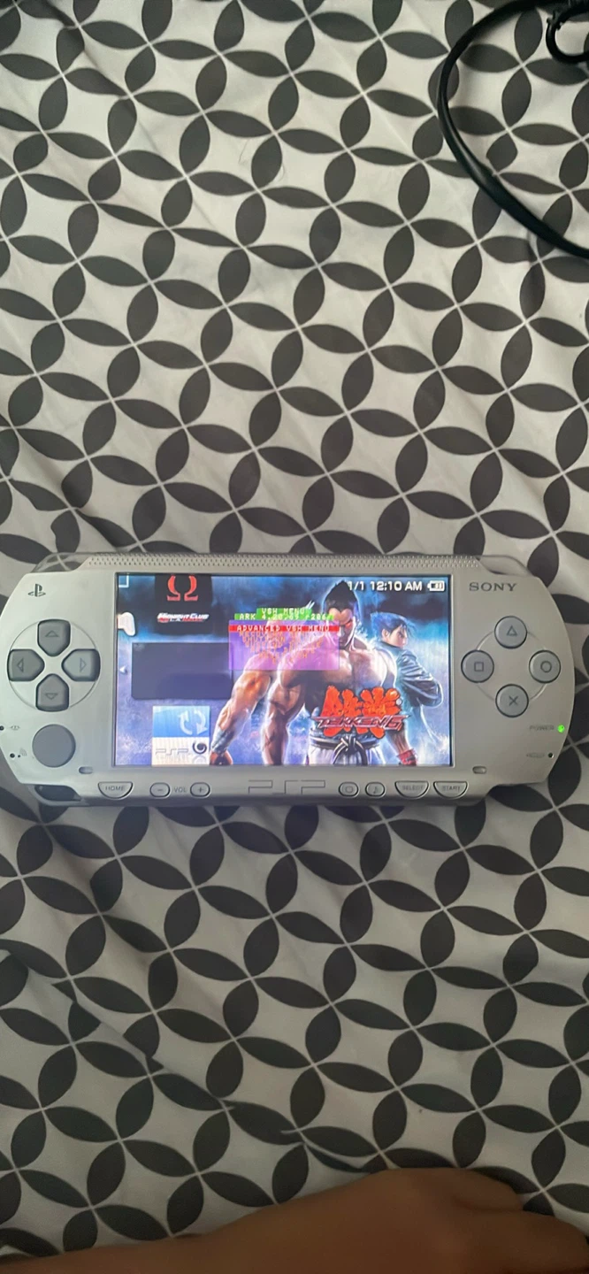 Silver PSP-1000 (Modded with ARC 5) + 128GB Memory + Charger. - photo 4