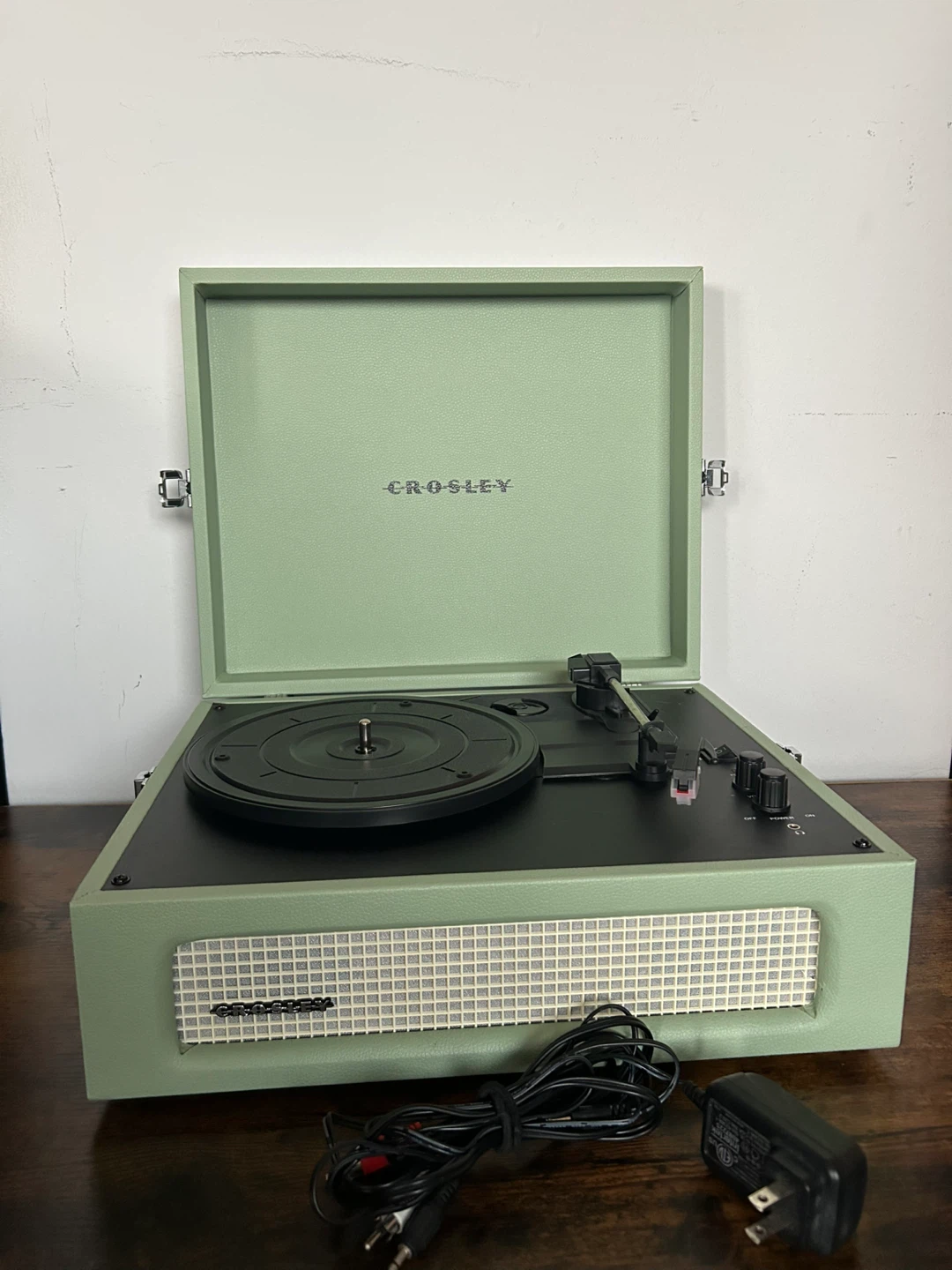 Crosley Record Player - photo 2