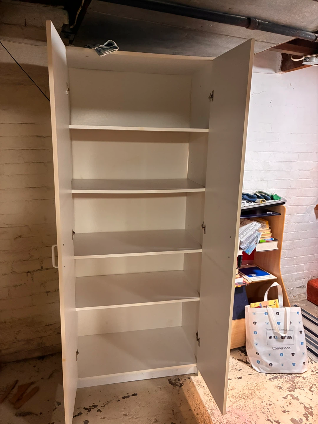 Tall white shelf with doors - photo 2