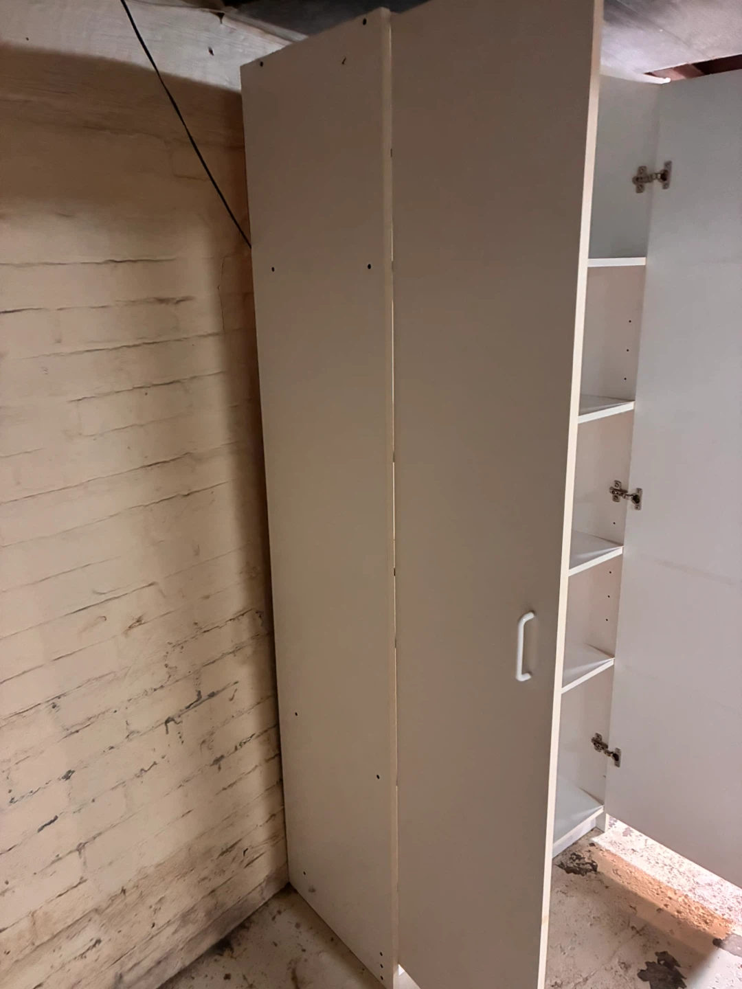 Tall white shelf with doors - photo 3
